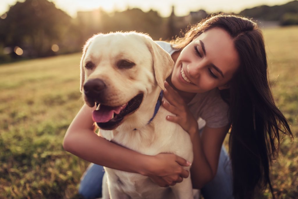 Frau mit Hund Frau mit Hund